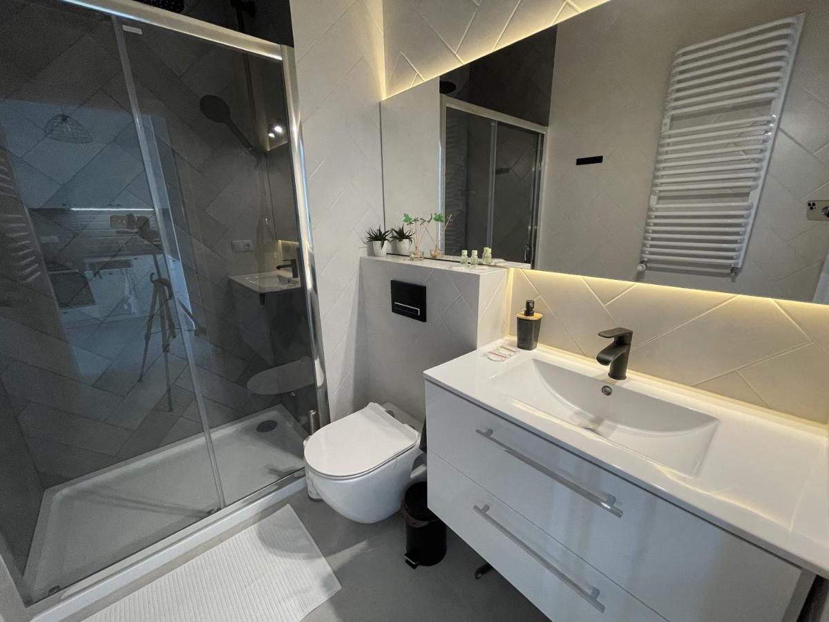 Prymasa Tysiaclecia 83A By Aparthouse Apartman Varsó Kültér fotó