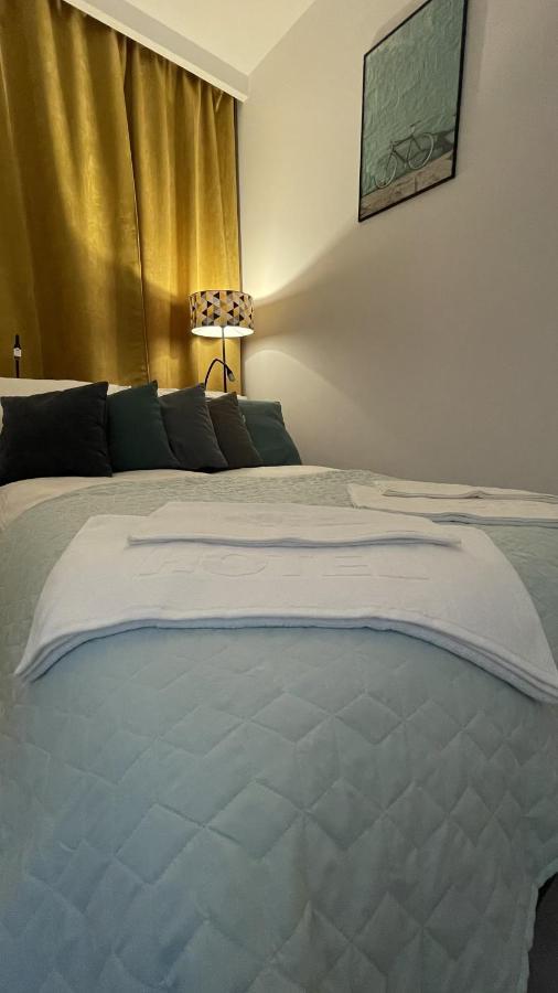Prymasa Tysiaclecia 83A By Aparthouse Apartman Varsó Kültér fotó
