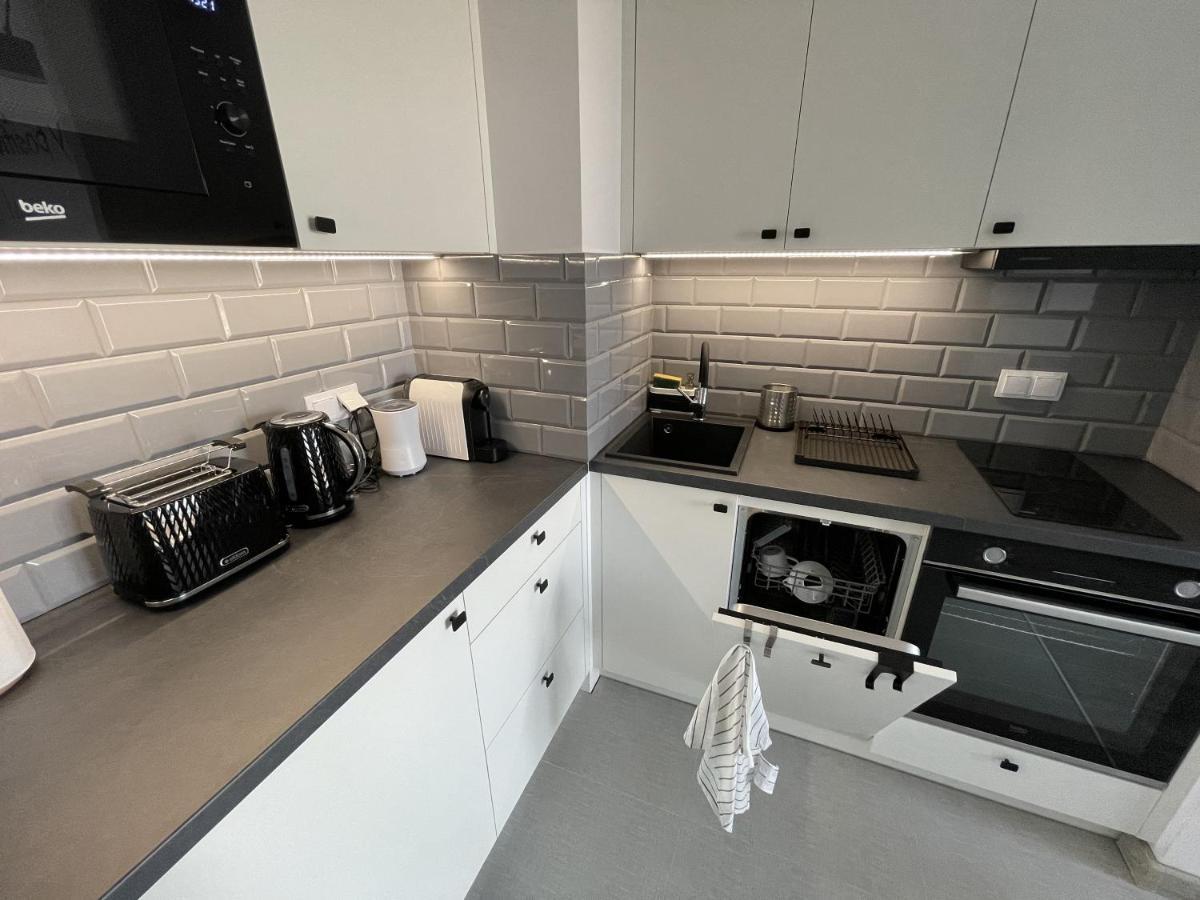 Prymasa Tysiaclecia 83A By Aparthouse Apartman Varsó Kültér fotó