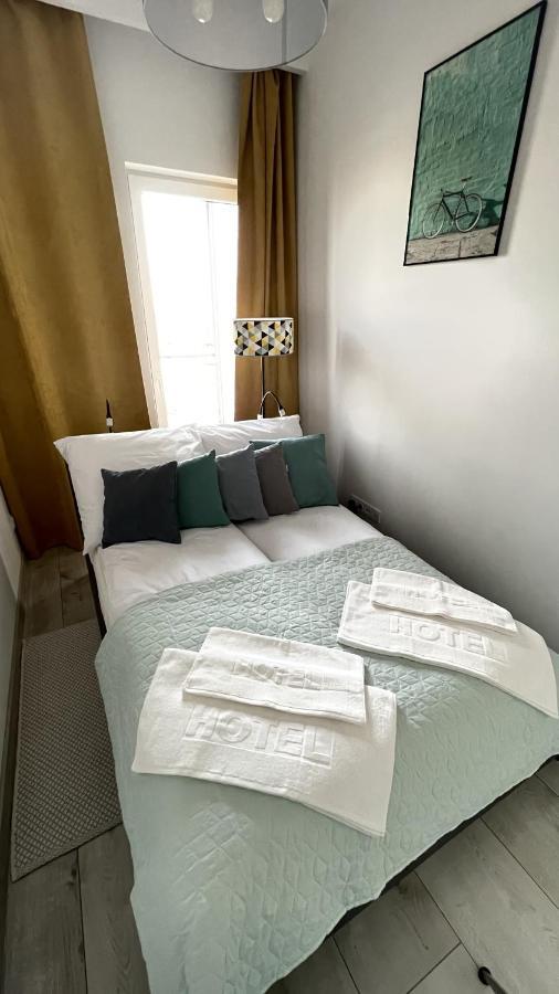 Prymasa Tysiaclecia 83A By Aparthouse Apartman Varsó Kültér fotó